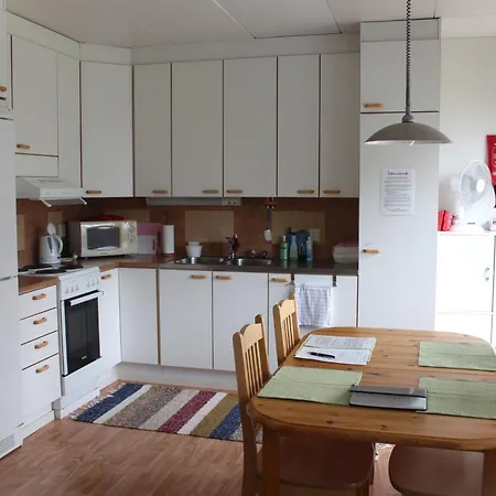 Salonkylaen Koulu アパート Kaustinen